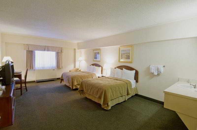 Courtyard By Marriott Regina Downtown Hotel Exterior photo