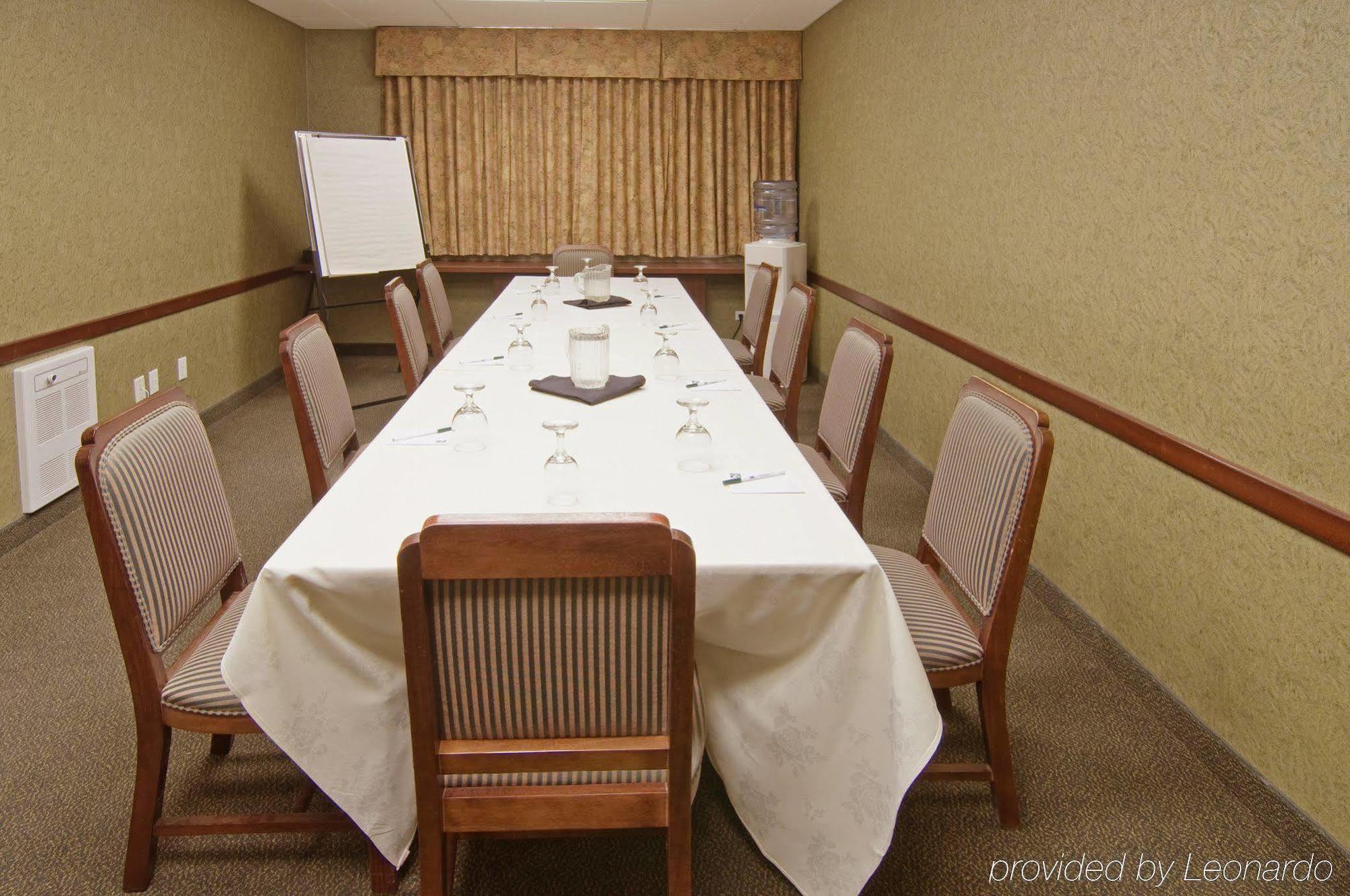 Courtyard By Marriott Regina Downtown Hotel Facilities photo
