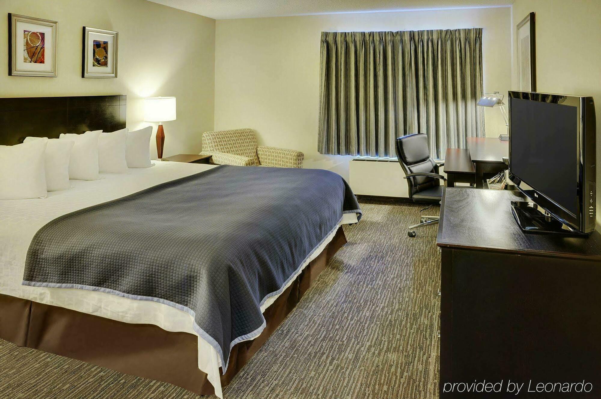 Courtyard By Marriott Regina Downtown Hotel Exterior photo